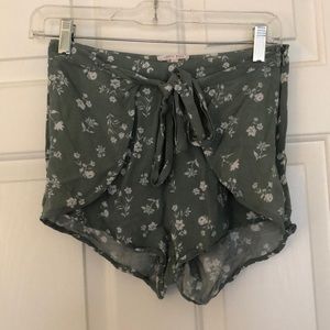 High wasted floral flowy shorts